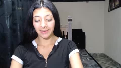 dulceisabellax online show from September 20, 2:43 am