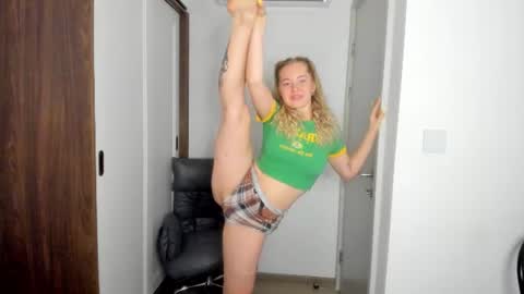 fansly - yourbestbaby online show from July 5, 3:35 am