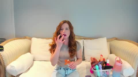 Snapshot of eatmygingersnapps chatting on February 18, 4:16 pm Allison online show from February 18, 4:16 pm