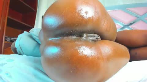 Snapshot of ebonnygoddess2 chatting on March 1, 10:21 pm 2 online show from March 1, 10:21 pm