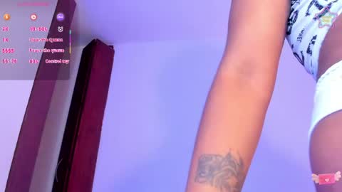 ebony__queen2 online show from April 24, 10:56 pm