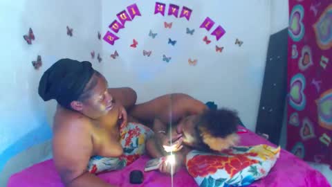 Snapshot of ebony_chayna chatting on October 19, 5:09 am chayna smith online show from October 19, 5:09 am