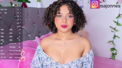 Snapshot of ebony_curly2 chatting on December 18, 7:52 pm isa online show from December 18, 7:52 pm