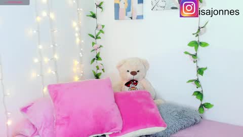 Snapshot of ebony_curly2 chatting on December 6, 8:17 pm isa online show from December 6, 8:17 pm