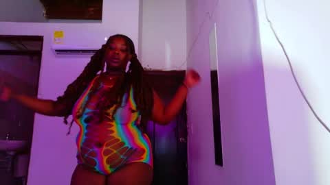 LINA  online show from November 10, 7:09 pm