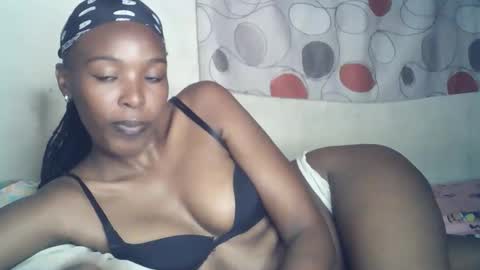 ebony_phoenix12 online show from October 26, 2:23 pm