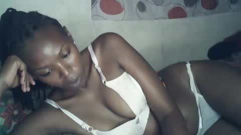 ebony_phoenix12 online show from November 12, 3:59 am