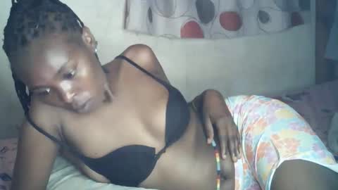 ebony_phoenix12 online show from November 1, 6:50 am