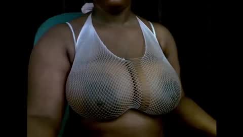 Snapshot of ebony_plumx12 chatting on September 30, 9:48 am Prisy online show from September 30, 9:48 am