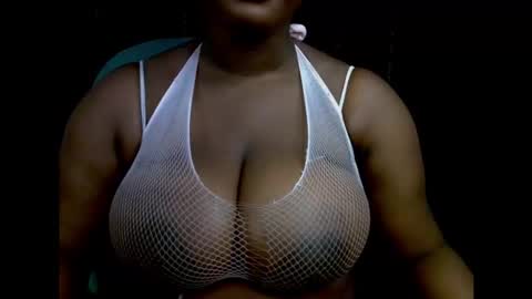 Snapshot of ebony_plumx12 chatting on October 5, 3:50 pm Prisy online show from October 5, 3:50 pm