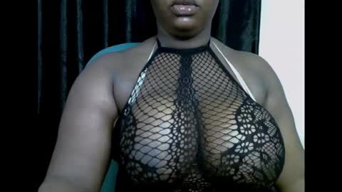 Snapshot of ebony_plumx12 chatting on October 19, 5:37 pm Prisy online show from October 19, 5:37 pm