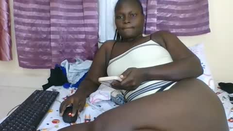 Snapshot of ebonyblack28 chatting on October 4, 7:18 pm MELVINE online show from October 4, 7:18 pm