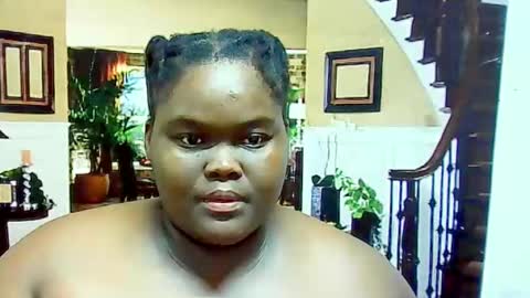 Snapshot of ebonyhotbuns4u2luv chatting on February 5, 6:48 pm ebonyhotbuns4u2luv online show from February 5, 6:48 pm