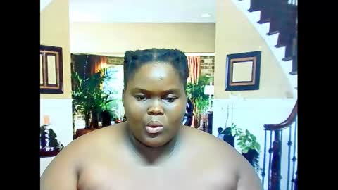 Snapshot of ebonyhotbuns4u2luv chatting on February 8, 6:44 pm ebonyhotbuns4u2luv online show from February 8, 6:44 pm