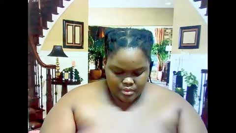 Snapshot of ebonyhotbuns4u2luv chatting on February 22, 7:01 am ebonyhotbuns4u2luv online show from February 22, 7:01 am