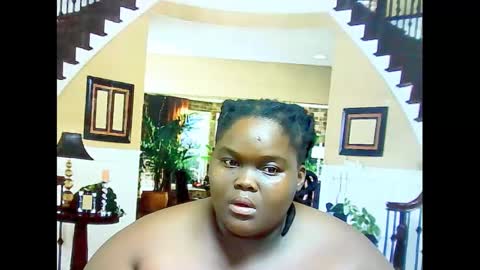 Snapshot of ebonyhotbuns4u2luv chatting on February 19, 6:11 am ebonyhotbuns4u2luv online show from February 19, 6:11 am