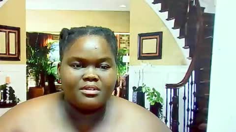 Snapshot of ebonyhotbuns4u2luv chatting on February 6, 7:13 am ebonyhotbuns4u2luv online show from February 6, 7:13 am