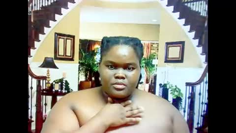Snapshot of ebonyhotbuns4u2luv chatting on February 19, 6:54 pm ebonyhotbuns4u2luv online show from February 19, 6:54 pm