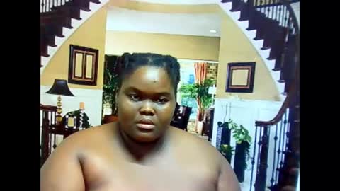 Snapshot of ebonyhotbuns4u2luv chatting on February 14, 7:07 am ebonyhotbuns4u2luv online show from February 14, 7:07 am
