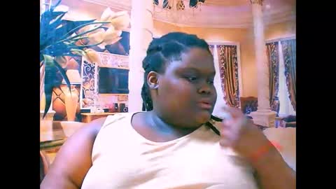 Snapshot of ebonyhotbuns4u2luv chatting on September 13, 6:38 pm ebonyhotbuns4u2luv online show from September 13, 6:38 pm