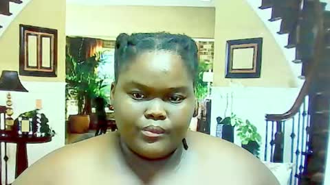 Snapshot of ebonyhotbuns4u2luv chatting on February 7, 6:56 am ebonyhotbuns4u2luv online show from February 7, 6:56 am