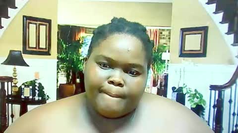 Snapshot of ebonyhotbuns4u2luv chatting on March 5, 5:40 am ebonyhotbuns4u2luv online show from March 5, 5:40 am