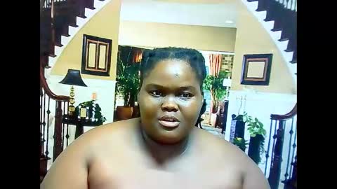 Snapshot of ebonyhotbuns4u2luv chatting on February 14, 6:29 pm ebonyhotbuns4u2luv online show from February 14, 6:29 pm