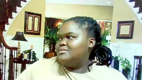 Snapshot of ebonyhotbuns4u2luv chatting on February 15, 5:51 am ebonyhotbuns4u2luv online show from February 15, 5:51 am