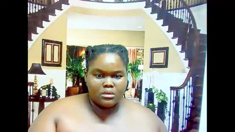 Snapshot of ebonyhotbuns4u2luv chatting on February 18, 6:39 pm ebonyhotbuns4u2luv online show from February 18, 6:39 pm