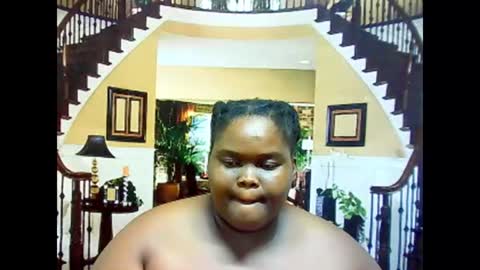 Snapshot of ebonyhotbuns4u2luv chatting on February 8, 7:15 am ebonyhotbuns4u2luv online show from February 8, 7:15 am
