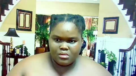 Snapshot of ebonyhotbuns4u2luv chatting on February 9, 6:43 am ebonyhotbuns4u2luv online show from February 9, 6:43 am