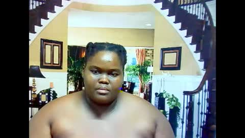 Snapshot of ebonyhotbuns4u2luv chatting on February 12, 7:02 pm ebonyhotbuns4u2luv online show from February 12, 7:02 pm