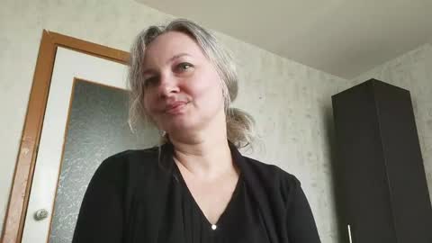 edithmanning online show from May 16, 6:49 am