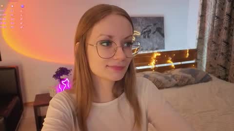 Snapshot of edlin_gail chatting on October 18, 3:04 pm Edlin Gali online show from October 18, 3:04 pm