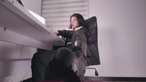 Edranah online show from November 10, 9:10 pm