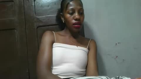edwige770943 online show from May 20, 5:15 am