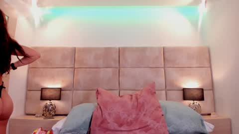 Snapshot of eevee_taylor chatting on January 27, 12:05 pm Eevee online show from January 27, 12:05 pm