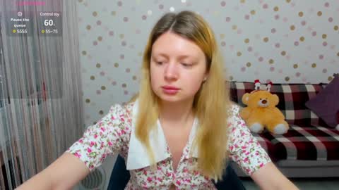 Snapshot of effyangel chatting on January 14, 5:40 am Effy online show from January 14, 5:40 am