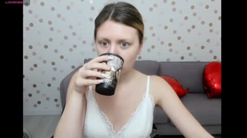 Snapshot of effyangel chatting on January 23, 6:39 am Effy online show from January 23, 6:39 am