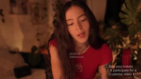 Snapshot of effylowell_ chatting on September 21, 1:59 am Effy online show from September 21, 1:59 am