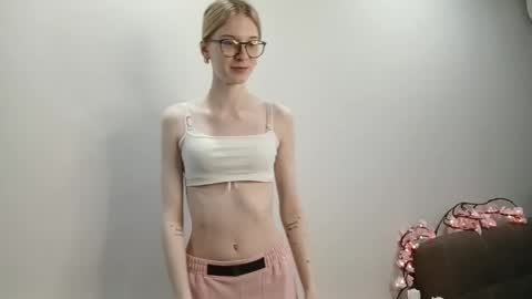Eileen online show from April 27, 3:14 am
