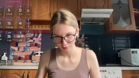 Eileen online show from April 20, 3:09 am