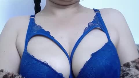 Snapshot of eileenqueen23 chatting on December 28, 2:53 pm Eileen online show from December 28, 2:53 pm
