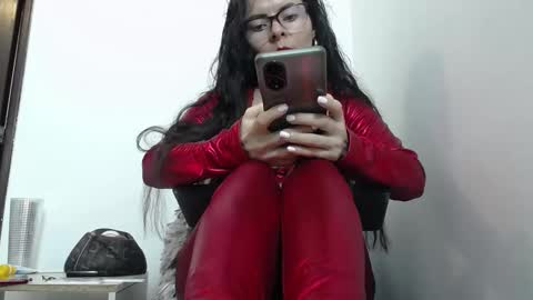 Snapshot of eileenqueen23 chatting on February 25, 4:25 pm Eileen online show from February 25, 4:25 pm
