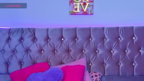 eimy__cute online show from February 3, 7:18 pm