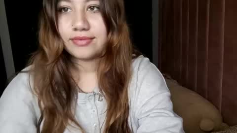 EIMY   MODEL INDEPENDENT online show from February 4, 5:31 am