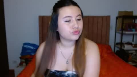 EIMY   MODEL INDEPENDENT online show from March 4, 6:26 am