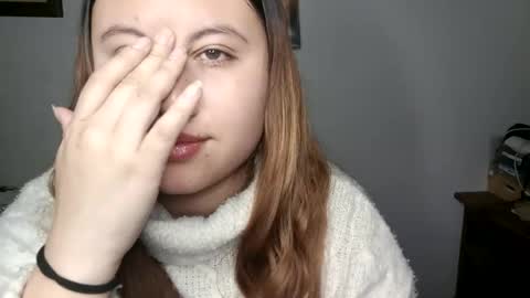 EIMY   MODEL INDEPENDENT online show from February 24, 5:09 am