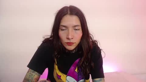 Snapshot of eimytatto_ chatting on January 19, 10:49 pm Carla online show from January 19, 10:49 pm
