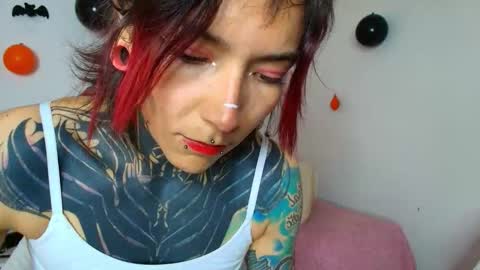 Snapshot of eimytatto_ chatting on October 17, 9:51 pm Carla online show from October 17, 9:51 pm